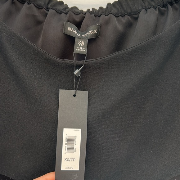 Black off shoulder blouse, Banana Republic size XS. New with tags. - Picture 2 of 2